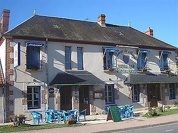 Auberge Les Muriers La Ferte-Hauterive Exterior photo