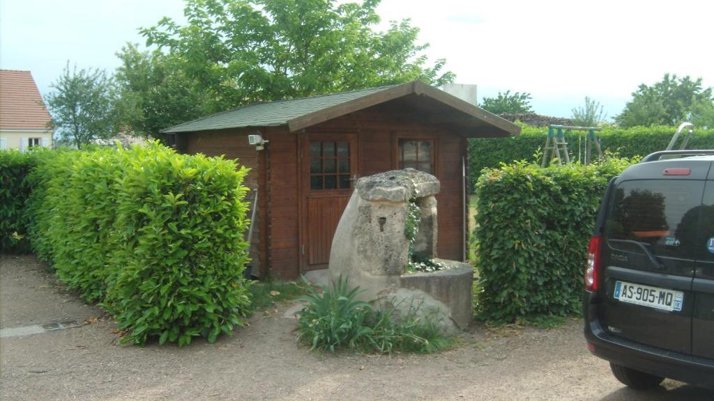 Auberge Les Muriers La Ferte-Hauterive Exterior photo